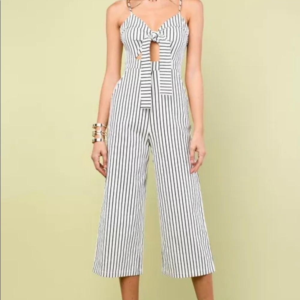 Women  Sexy Sleeveless V-Neck  Romper Jumpsuit - Picture 5 of 7